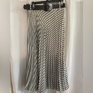 Zara pleated Black and White printed midi maxi skirt